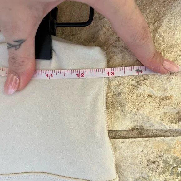 Women's Cream Leggings - Picture 3 of 6